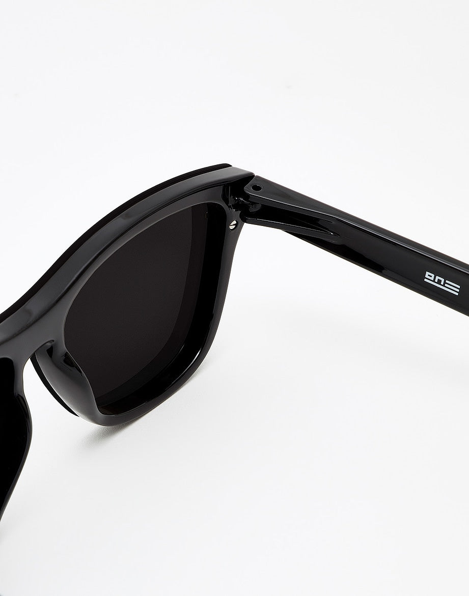 DARK ONE VENM HYBRID HAWKERS