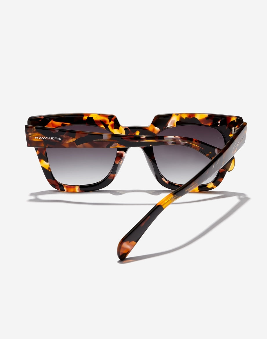 ROW X - YELLOW SAVAGE IRON HAWKERS