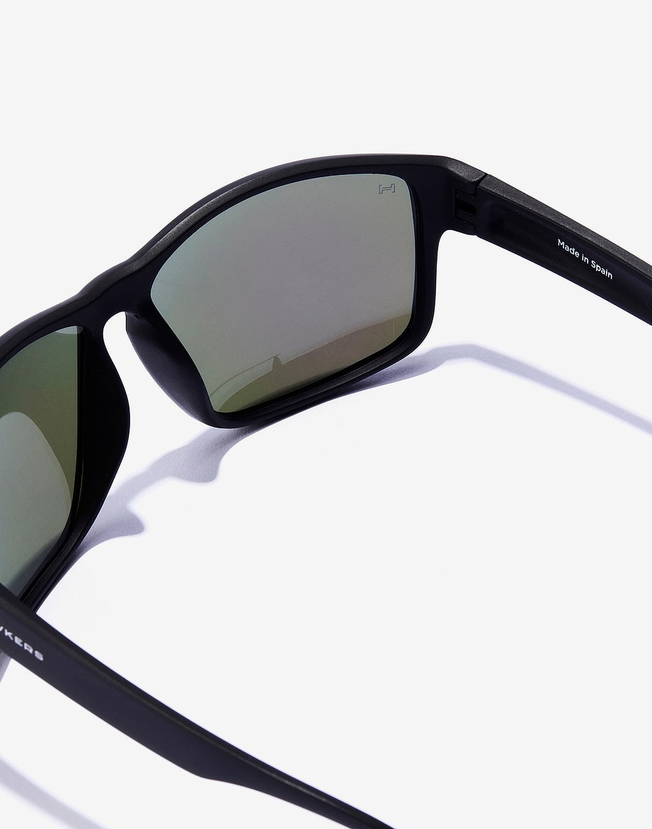 FASTER RAW BLACK EMERALD HAWKERS
