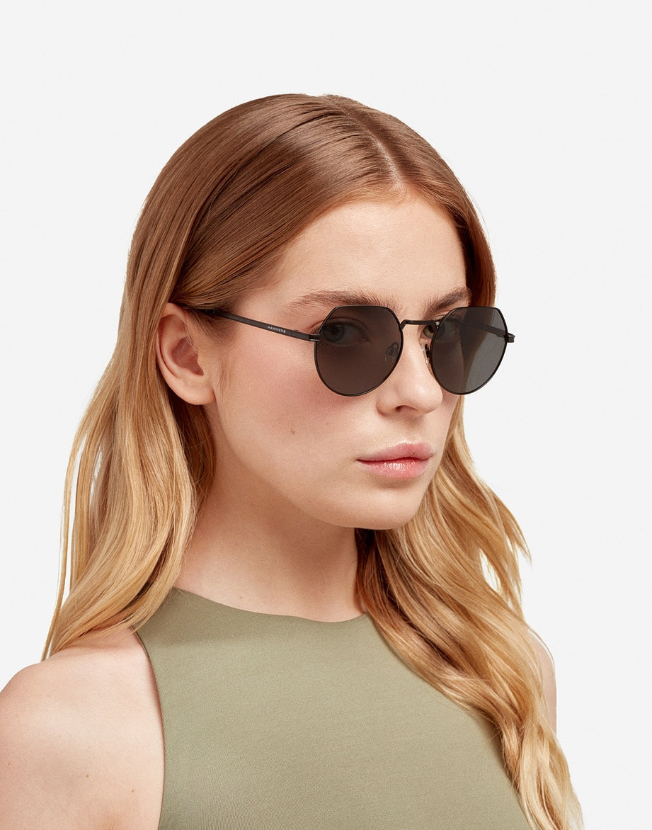 AURA POLARIZED BLACK HAWKERS