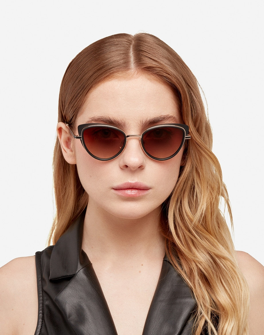 FELINE BROWN HAWKERS