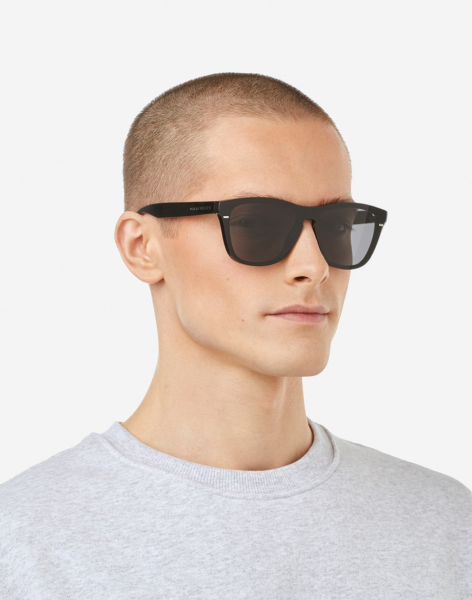 DARK ONE VENM HYBRID HAWKERS