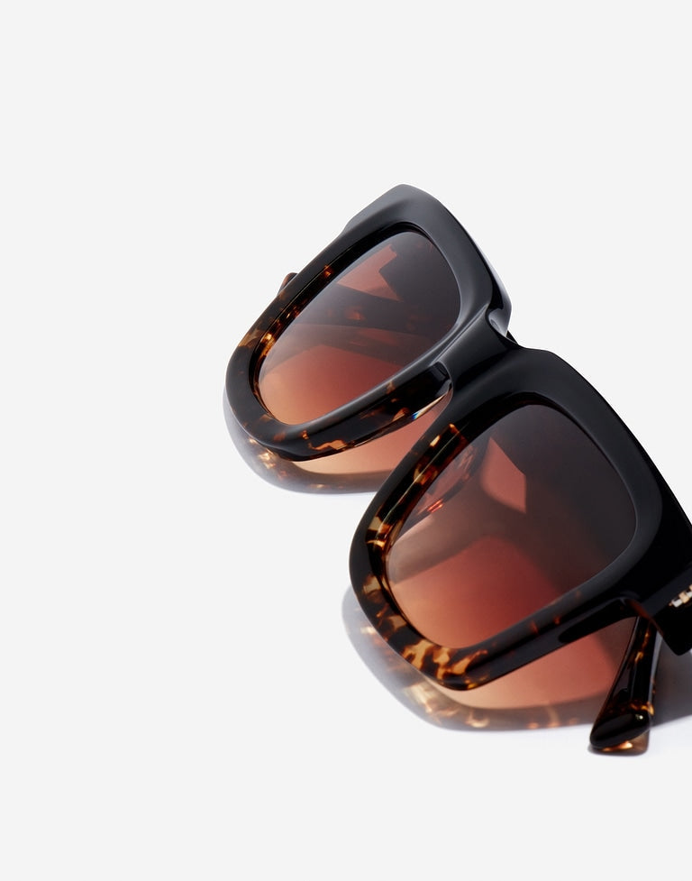 ONE UPTOWN - CAREY BLACK TERRACOTA Nwadri