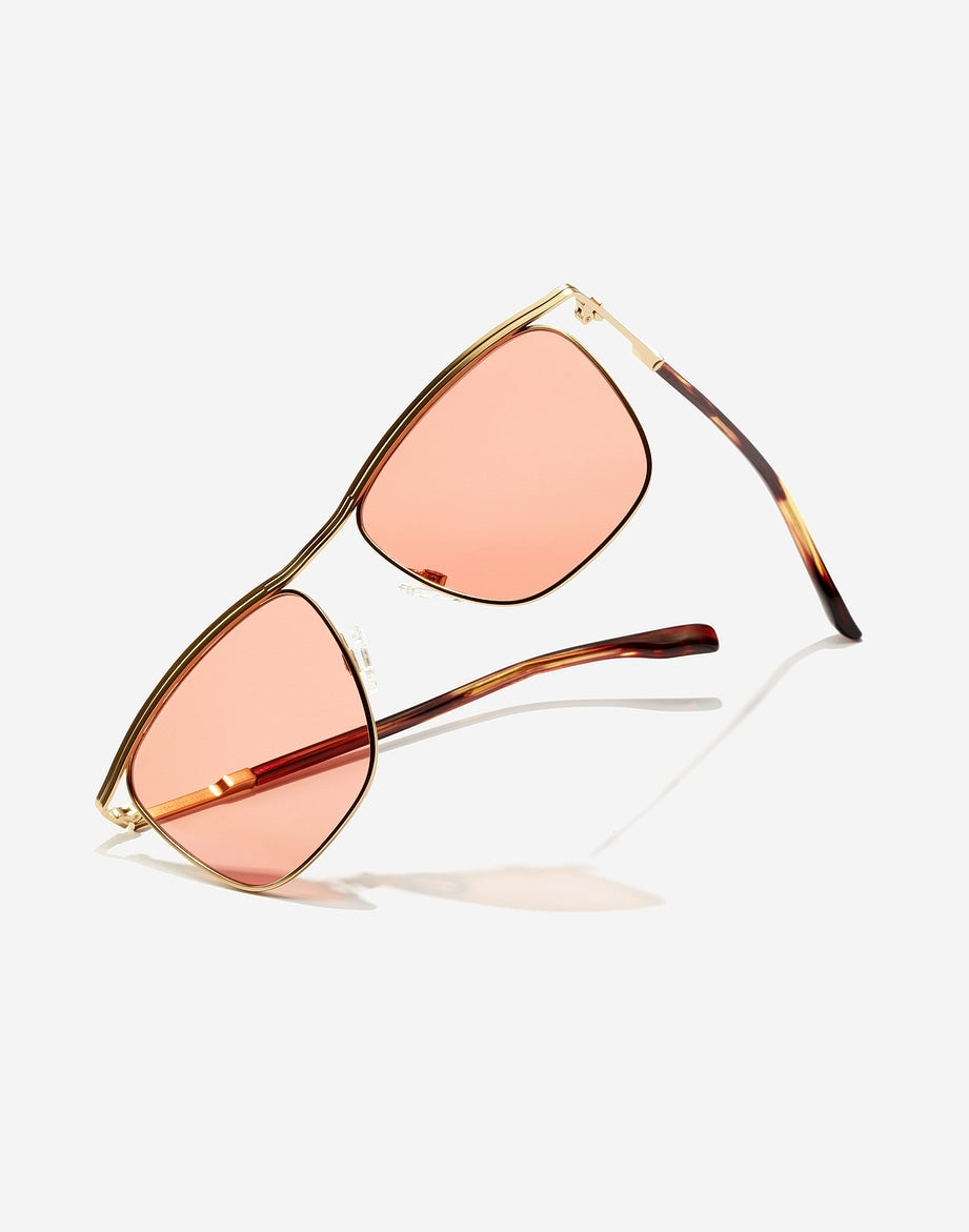 CALI - GOLD SANDSTONE HAWKERS