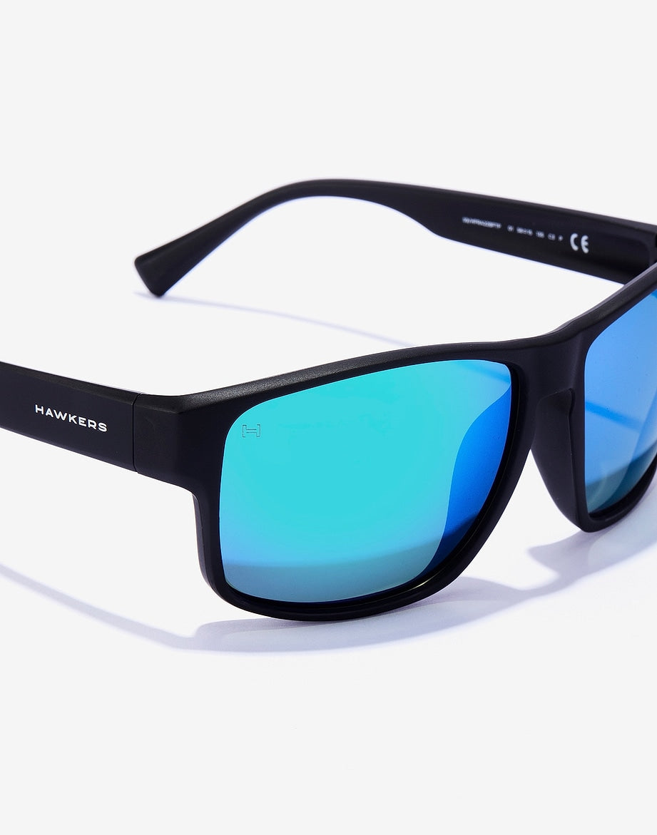 FASTER RAW BLACK EMERALD HAWKERS
