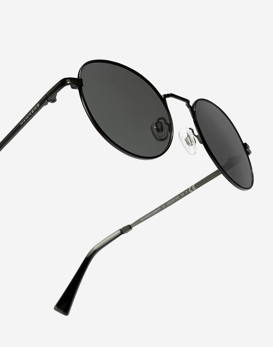 MOMA - POLARIZED MATTE BLACK HAWKERS