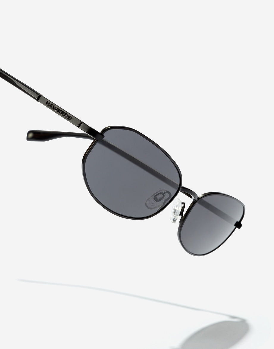 AMERICANO - BLACK DARK HAWKERS