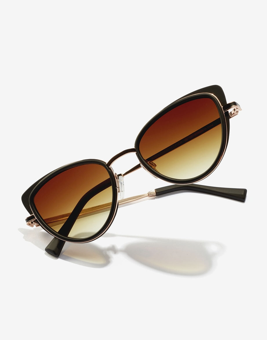 FELINE BROWN HAWKERS
