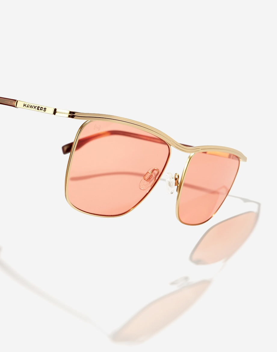 CALI - GOLD SANDSTONE HAWKERS