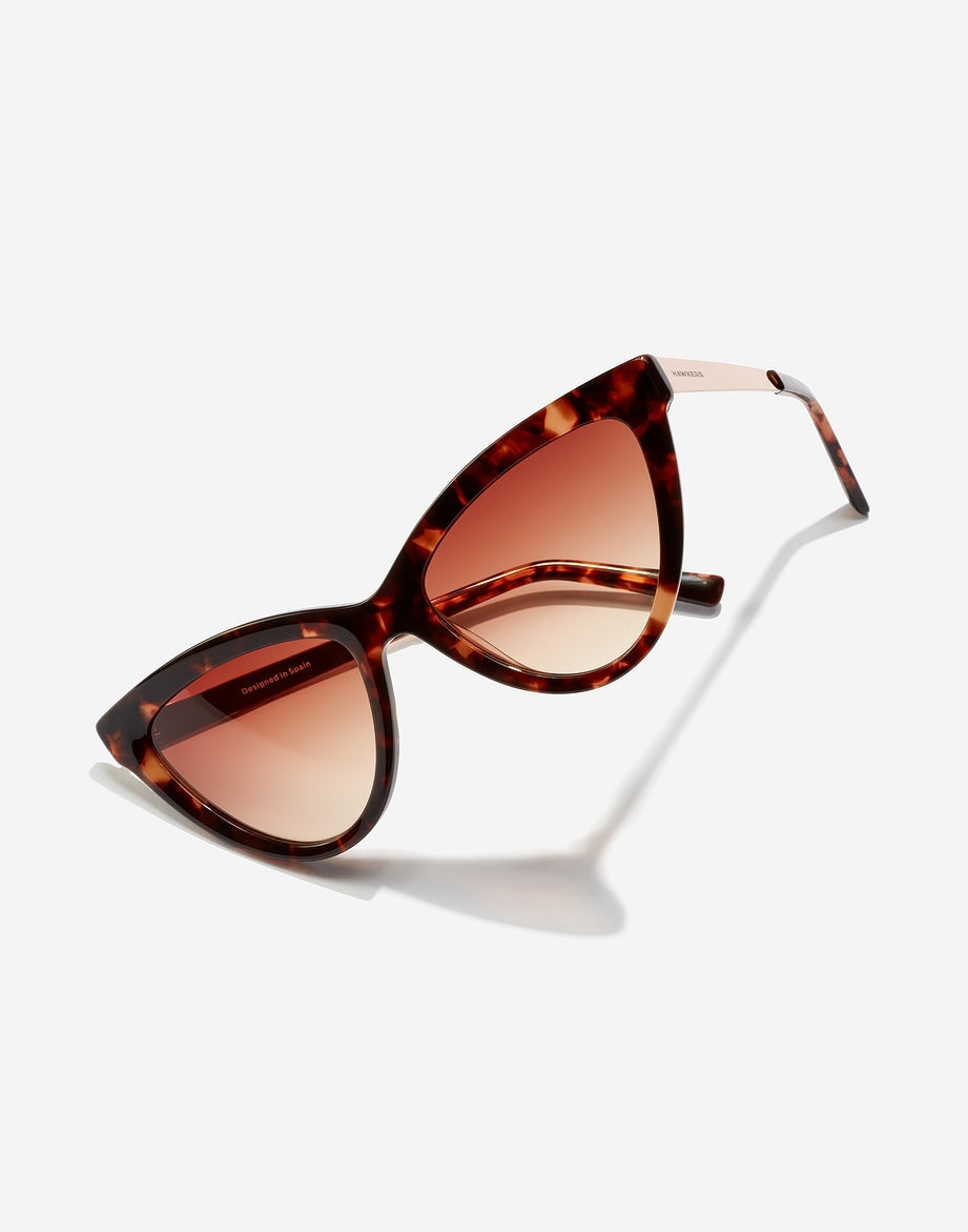 COSMO - BROWN TERRACOTA HAWKERS