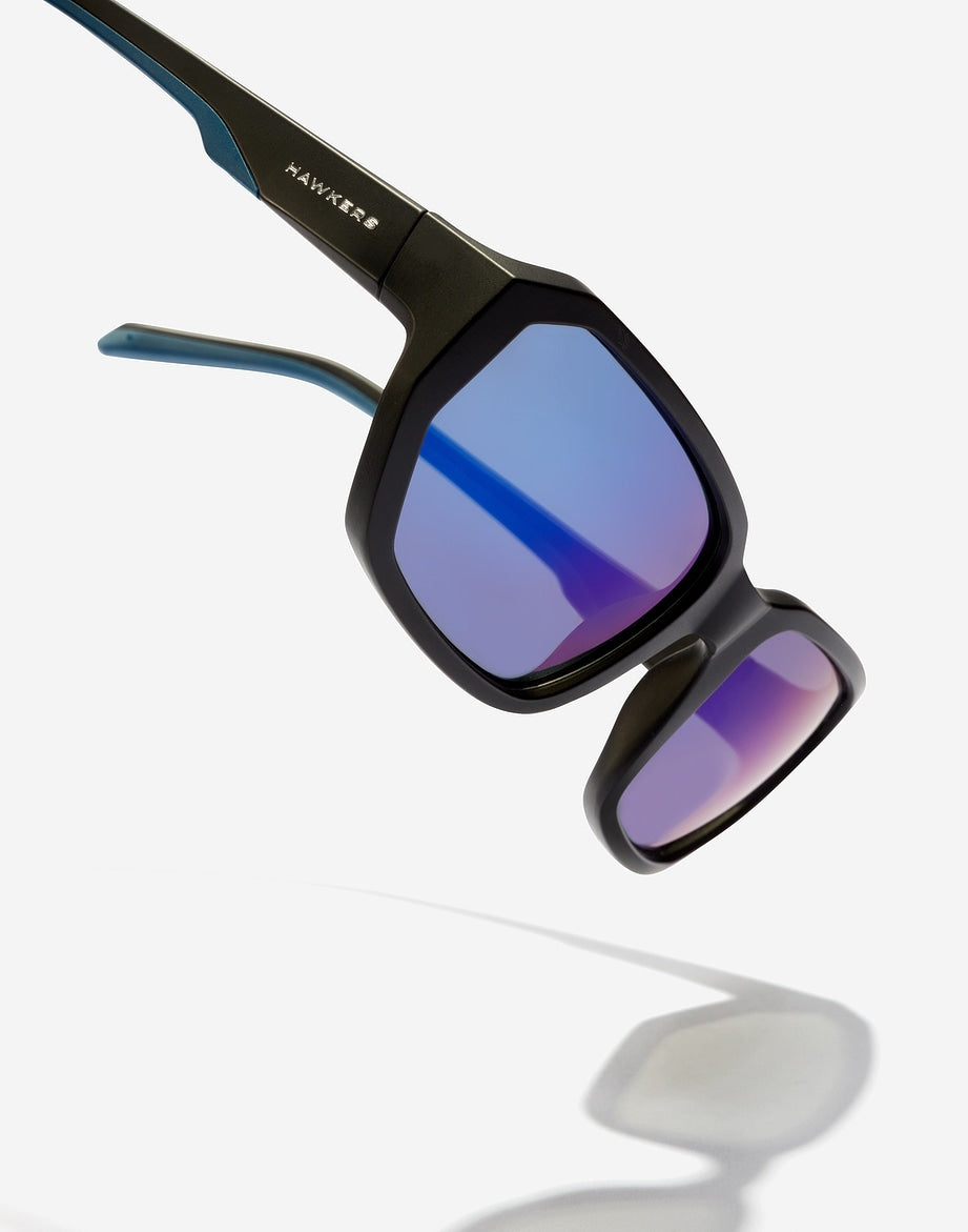 BOLT - POLARIZED BLACK BLUE SKY HAWKERS