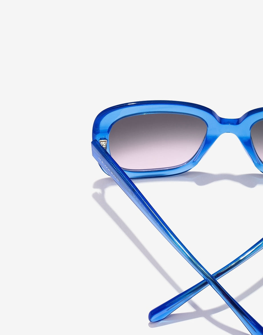 PAULA ECHEVARRÍA X HAWKERS - ELECTRIC BLUE BUTTERFLY HAWKERS