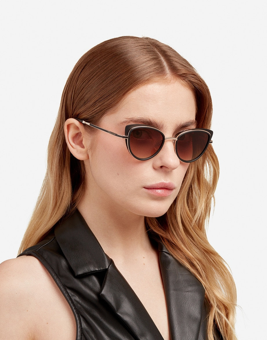 FELINE BROWN HAWKERS