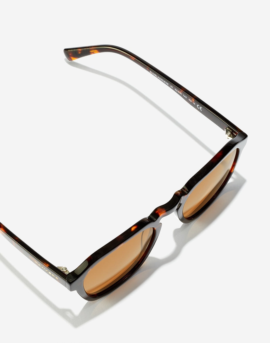 PIERRE GASLY X HAWKERS -  POLARIZED BEL AIR CROSSWALK (Copie) Nwadri