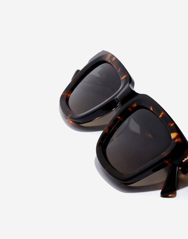 ONE UPTOWN - BLACK APPLE Hawkers