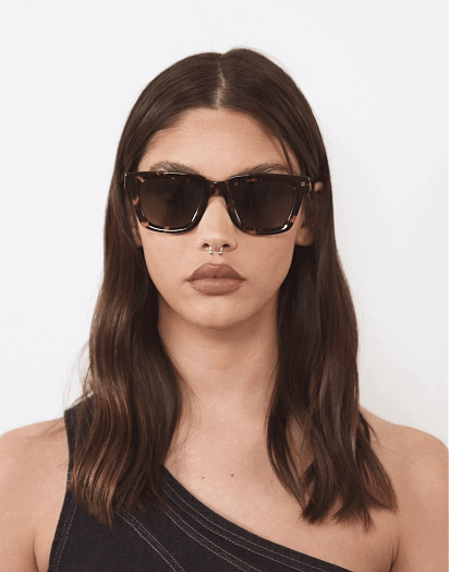 ONE UPTOWN - BLACK APPLE Hawkers